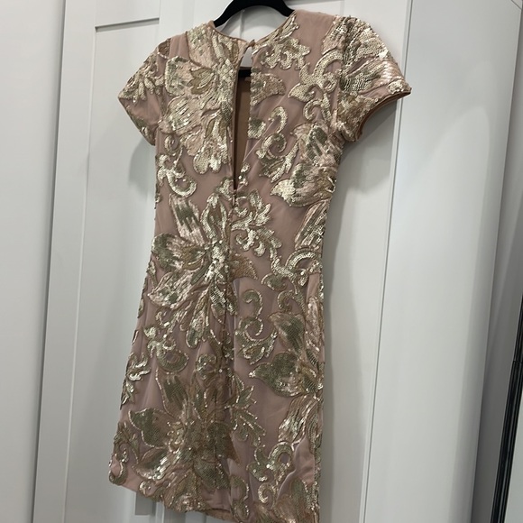 Dress The Population Mini Sequence Dress.  Gold, pale pink XS, new with tags - Picture 6 of 9